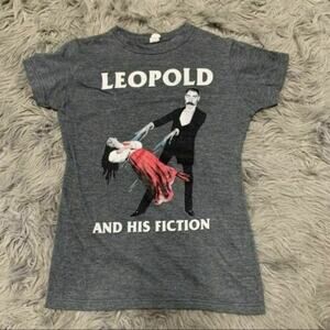 Tiltex gray T shirt Leopold and his fiction print sz small short sleeve
